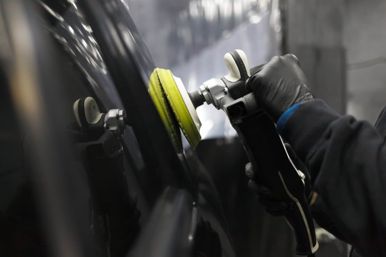 Polishing body